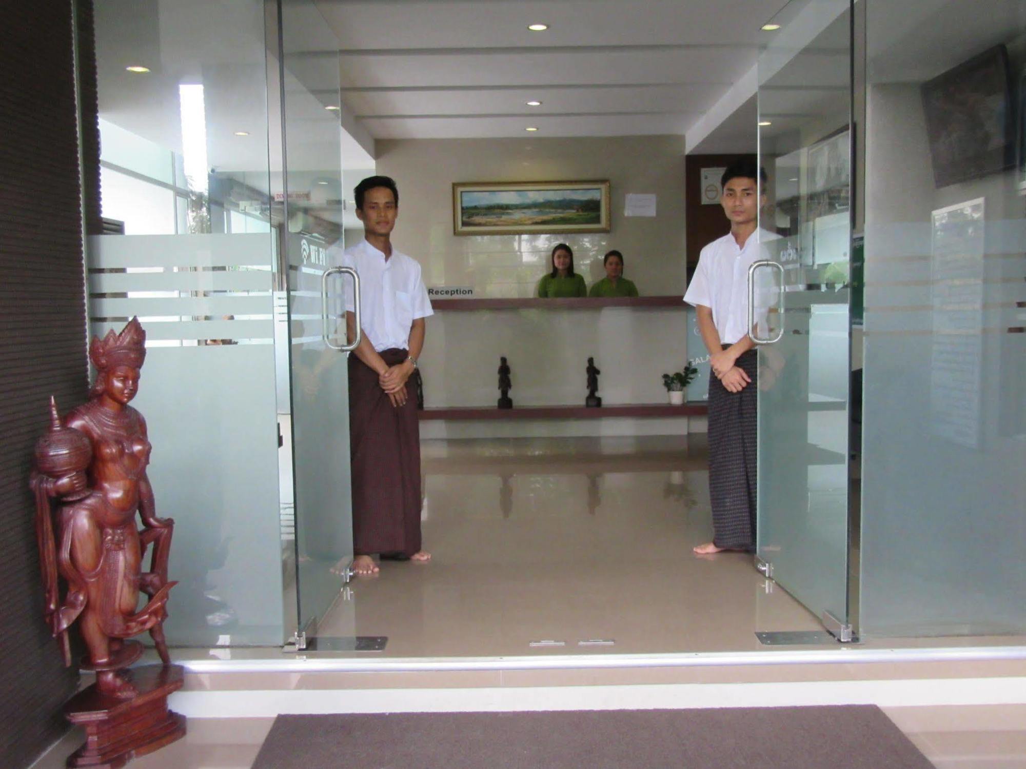 Galaxy Hotel Yangon Dış mekan fotoğraf