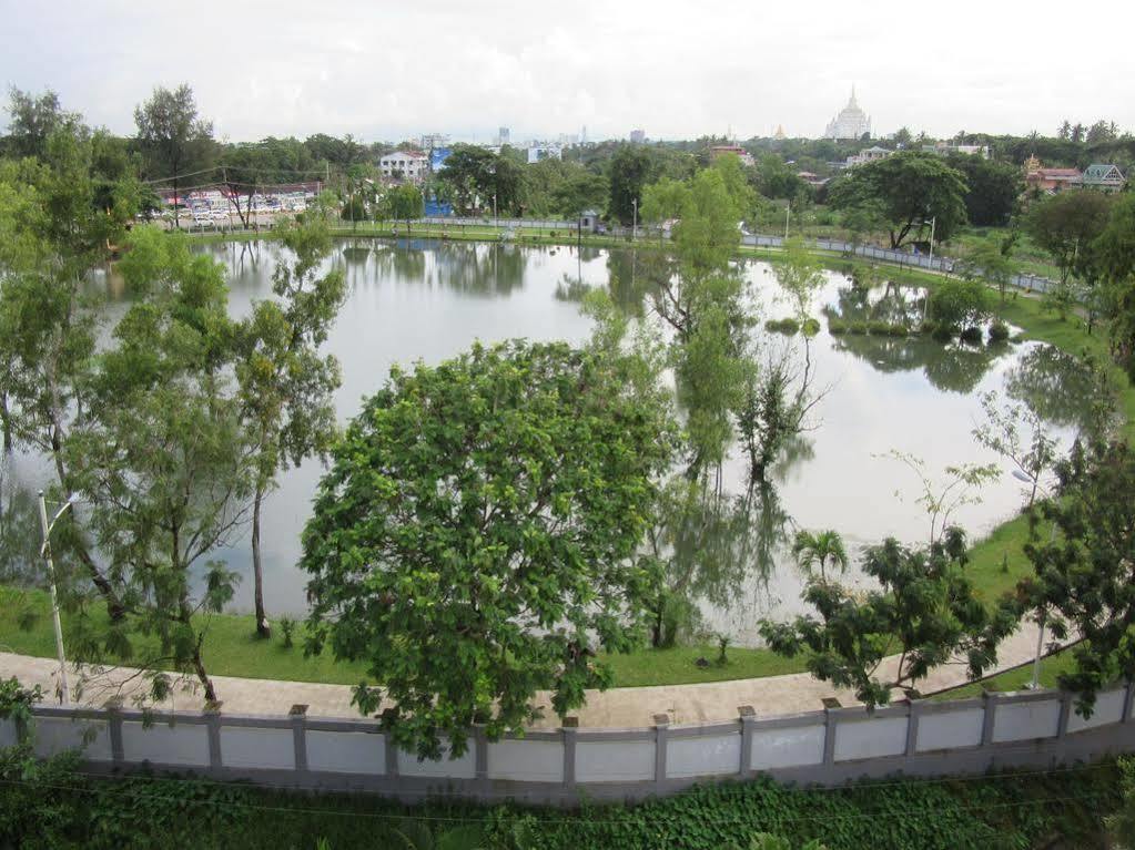 Galaxy Hotel Yangon Dış mekan fotoğraf