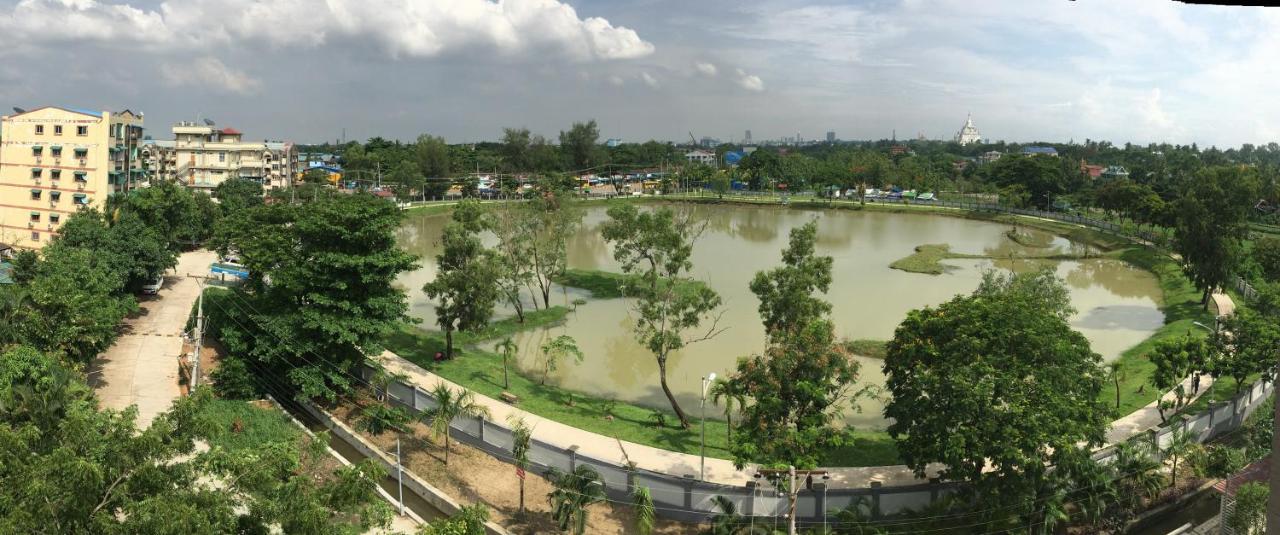 Galaxy Hotel Yangon Dış mekan fotoğraf